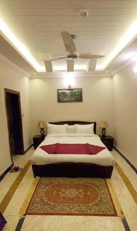Triple One Hotel Abbottabad Exterior foto